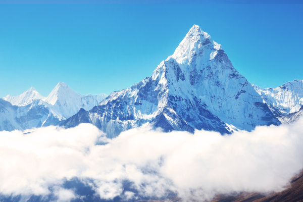 Foto do Monte Everest, no Himalaia.