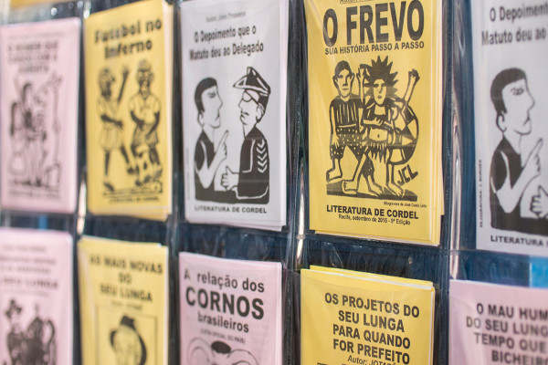Literatura de cordel, elemento da cultura brasileira. Literatura de cordel, elemento da cultura brasileira.